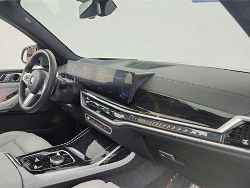 Used 2026 BMW X7 xDrive40i image 44