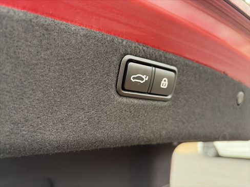 Used 2018 Genesis G80 3.3T Sport image 33