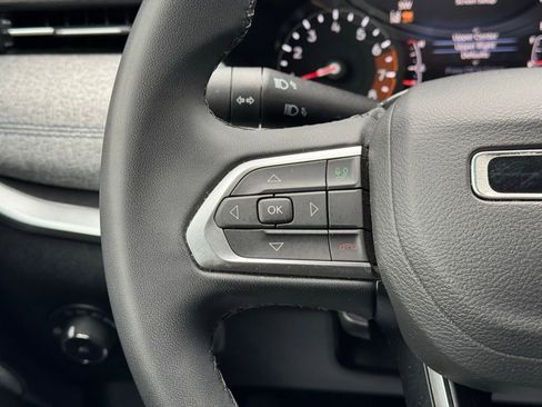 Used 2025 Jeep Compass Latitude image 35