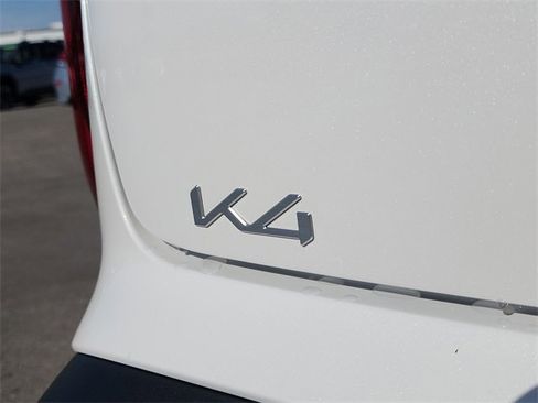 New 2025 Kia K4 LXS image 5