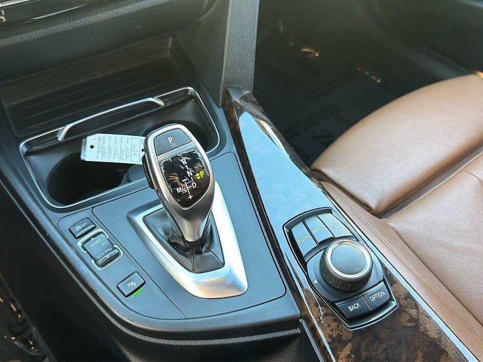 Used 2016 BMW 328i Sedan w/ M Sport Package RWD image 9