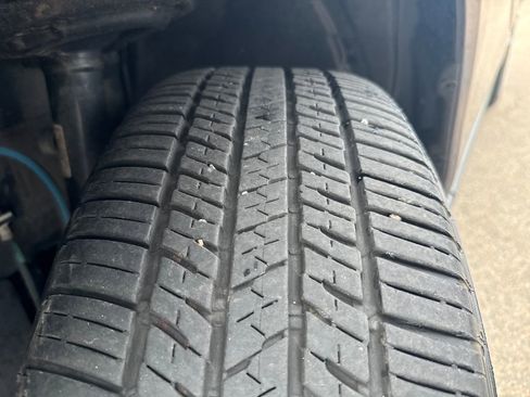 Used 2024 Toyota Venza XLE image 43