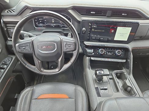 Used 2024 GMC Sierra 1500 AT4 w/ Technology Package AWD/4WD image 18