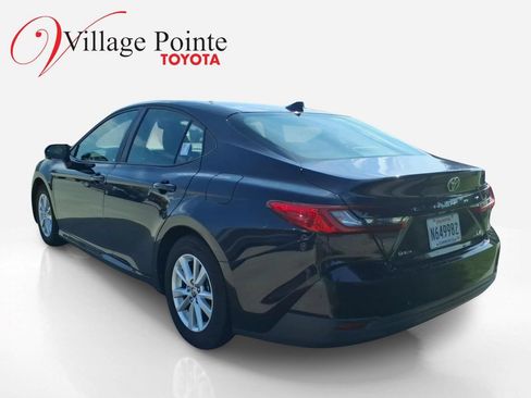Used 2025 Toyota Camry LE FWD image 2