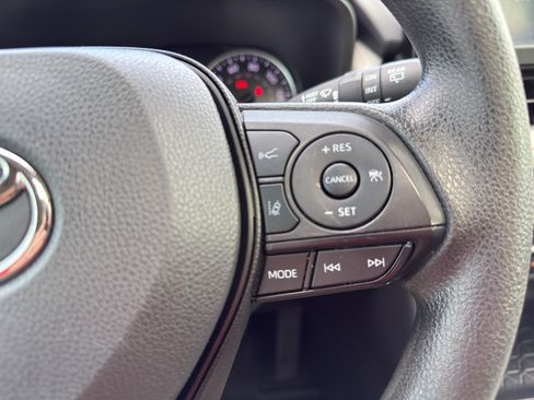 Certified 2022 Toyota RAV4 XLE w/ Convenience Package FWD image 20