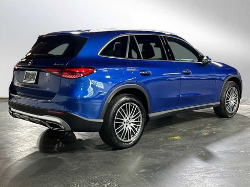 Used 2023 Mercedes-Benz GLC 300 4MATIC image 3