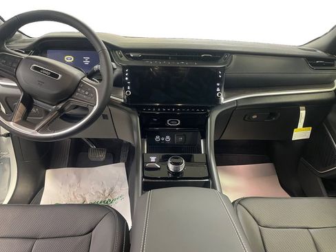 New 2026 Jeep Grand Cherokee L Limited image 12