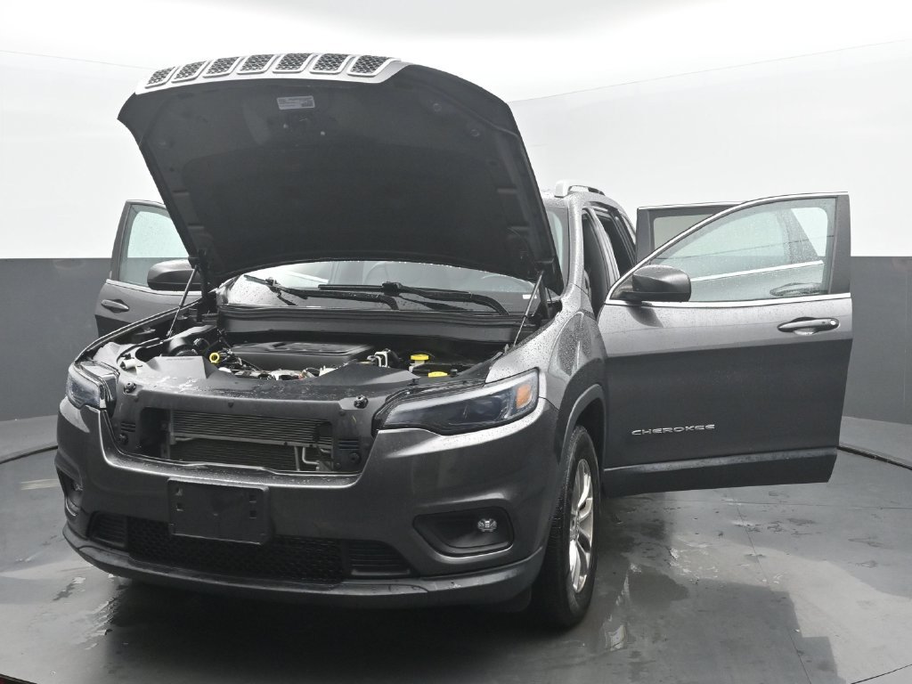 Used 2019 Jeep Cherokee Latitude Plus w/ Comfort/Convenience Group AWD/4WD image 60