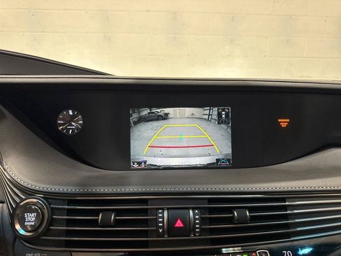 Used 2018 Lexus LS 500 w/ Accessory Package (Z1) RWD image 49