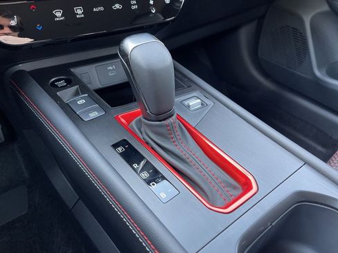 New 2026 Nissan Kicks SR w/ Cold Weather Package image 11