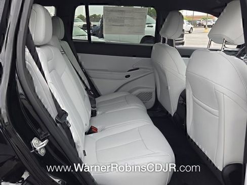 New 2026 Jeep Cherokee Limited AWD/4WD image 17