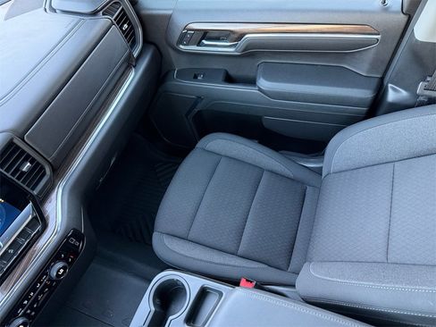 Used 2024 Chevrolet Silverado 1500 RST image 17