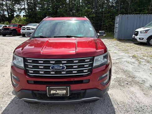 Used 2016 Ford Explorer XLT w/ Equipment Group 202A AWD/4WD image 3