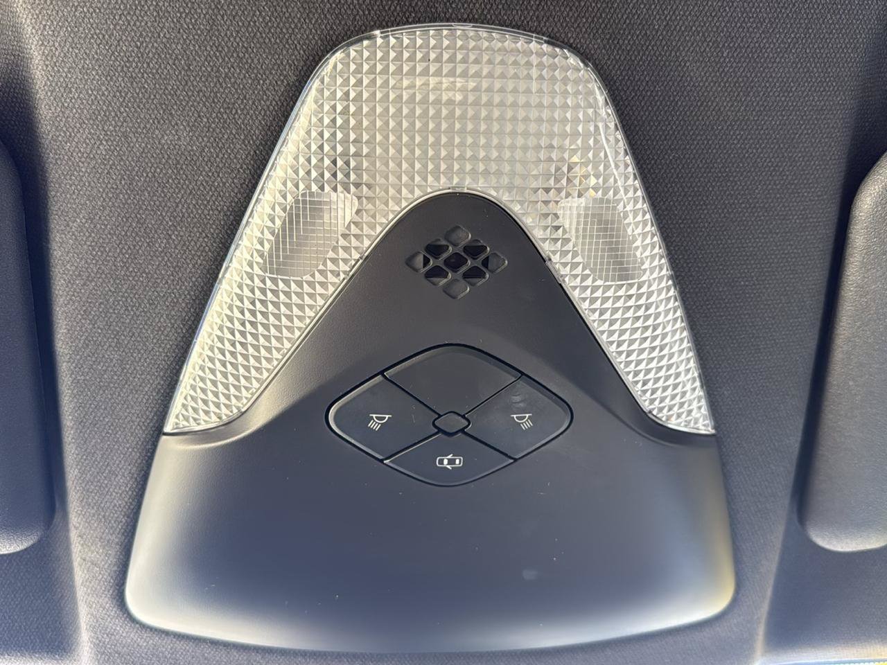 Used 2019 Toyota C-HR XLE FWD image 39
