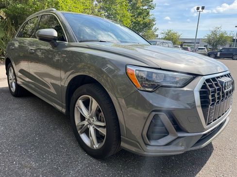 Used 2020 Audi Q3 2.0T Premium w/ Convenience Package AWD/4WD image 2