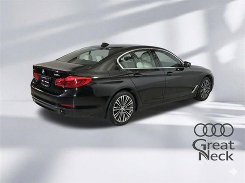 Used 2019 BMW 530i xDrive w/ Convenience Package AWD/4WD image 9