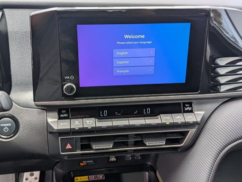 Used 2025 Toyota Camry SE FWD image 17