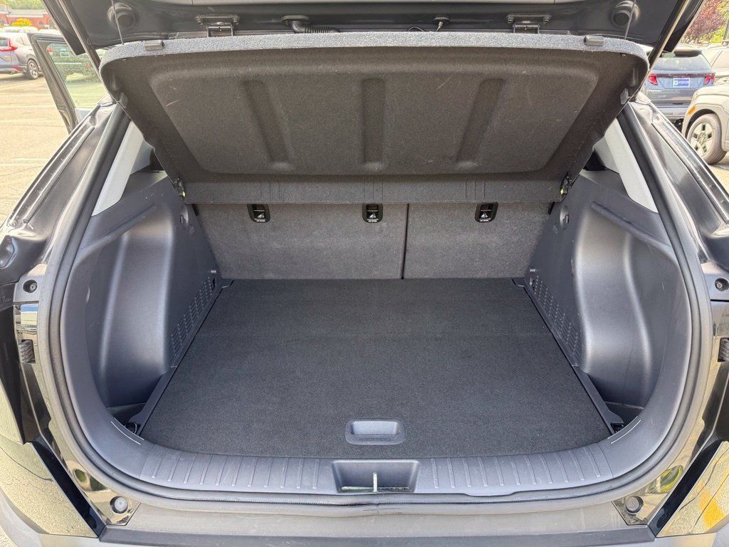 Used 2025 Hyundai Kona SEL AWD/4WD image 32