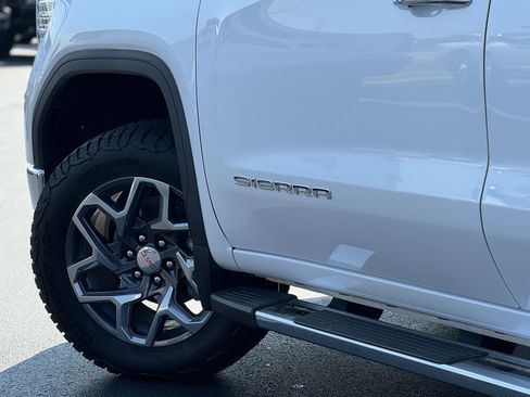 Used 2023 GMC Sierra 1500 SLT w/ SLT Premium Package image 8