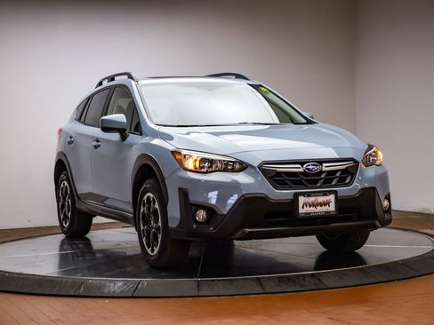 Used 2022 Subaru Crosstrek 2.0i Premium w/ Moonroof Package image 3
