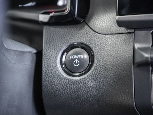 Used 2025 Toyota Camry SE FWD image 25