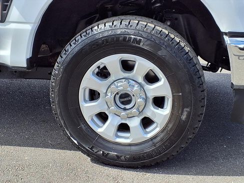 Used 2023 Ford F250 XLT image 9