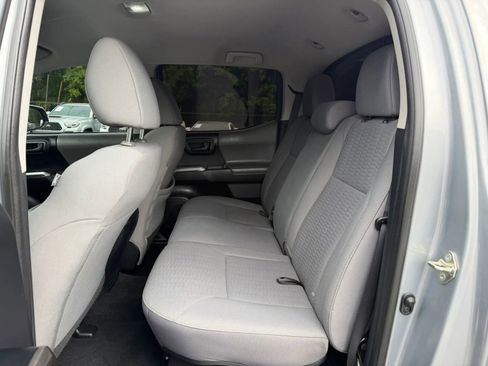 Used 2019 Toyota Tacoma SR5 RWD image 15