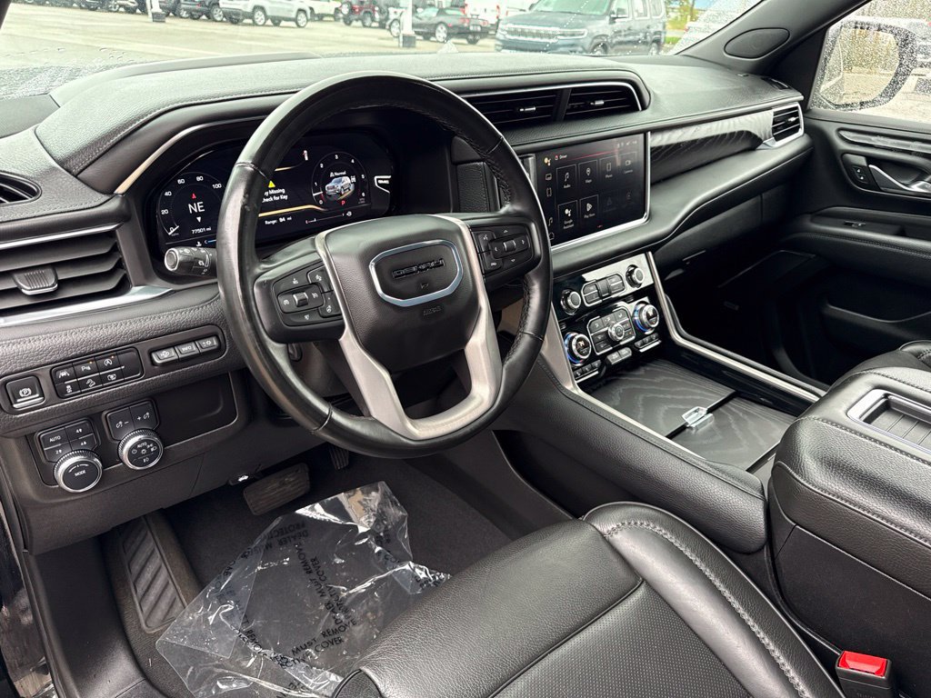 Used 2024 GMC Yukon Denali AWD/4WD image 2
