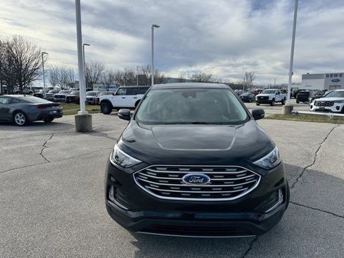 Used 2024 Ford Edge Titanium image 2