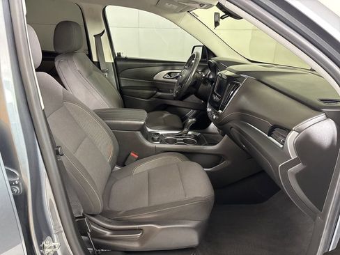 Used 2020 Chevrolet Traverse LT image 17