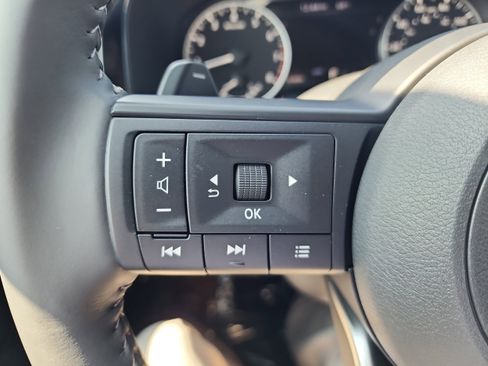 New 2025 Nissan Pathfinder SV w/ Black Appearance Package image 19