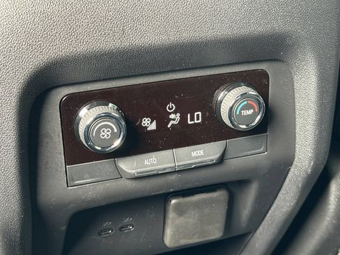 Used 2026 Chevrolet Traverse LT w/ Enhanced Driving Package AWD/4WD image 40