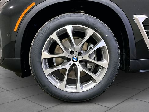 New 2026 BMW X5 xDrive40i w/ Premium Package AWD/4WD image 17
