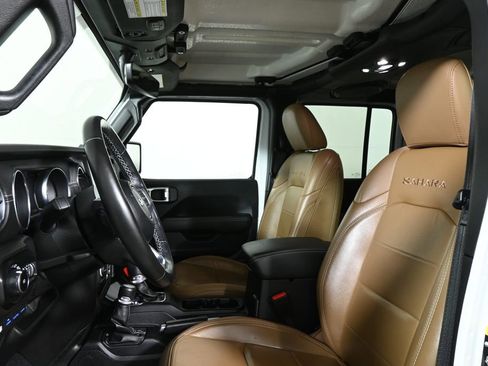 Used 2021 Jeep Wrangler Unlimited Sahara w/ Cold Weather Group image 15