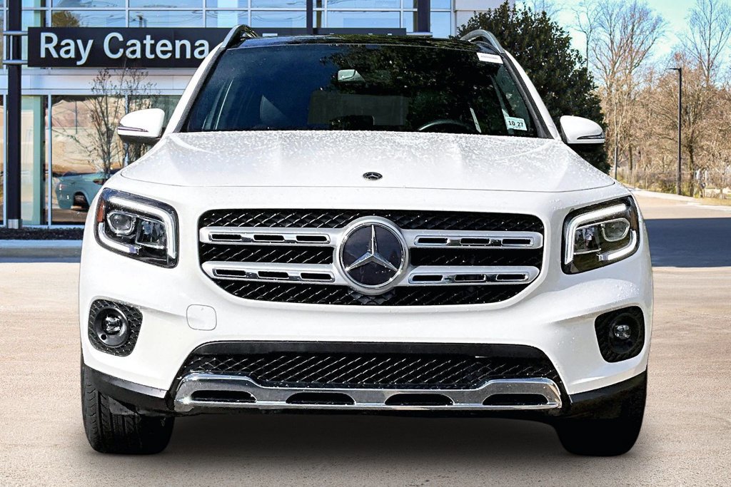 Used 2023 Mercedes-Benz GLB 250 4MATIC image 3