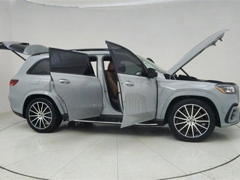 Used 2025 Mercedes-Benz GLS 450 4MATIC image 78