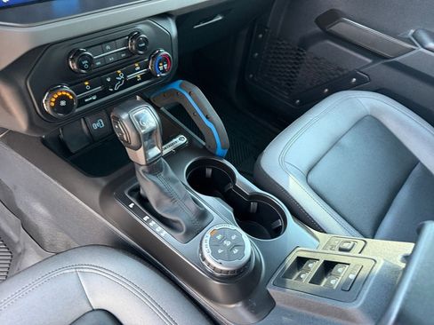 Used 2024 Ford Bronco Black Diamond w/ Sasquatch Package AWD/4WD image 32