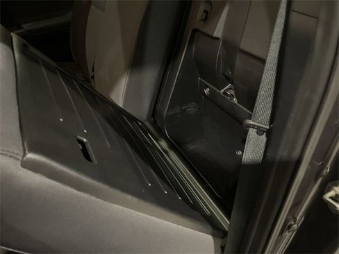 Used 2018 Toyota Tacoma TRD Sport image 14