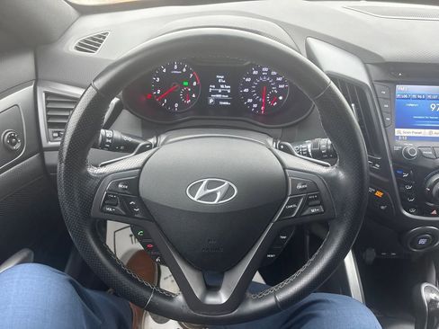 Used 2016 Hyundai Veloster Turbo image 19