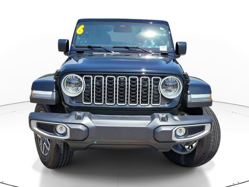 Used 2026 Jeep Wrangler Unlimited Sahara AWD/4WD image 2