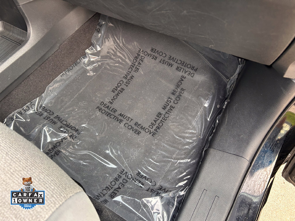 Used 2025 Toyota Sienna LE FWD image 21