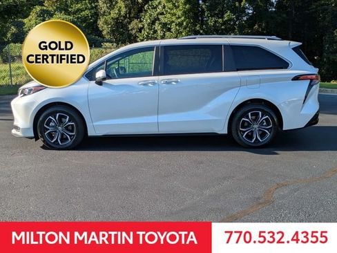 Certified 2026 Toyota Sienna Platinum AWD/4WD image 7