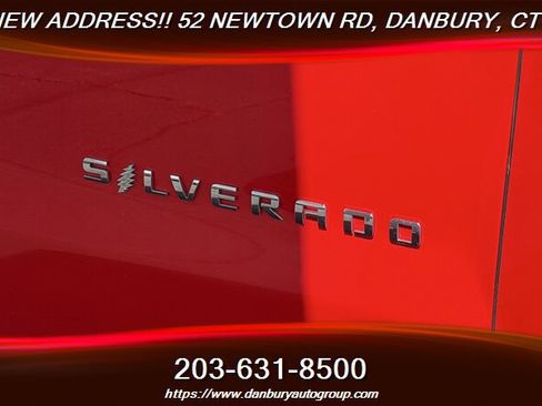 Used 2018 Chevrolet Silverado 1500 Custom w/ Custom Value Package AWD/4WD image 9