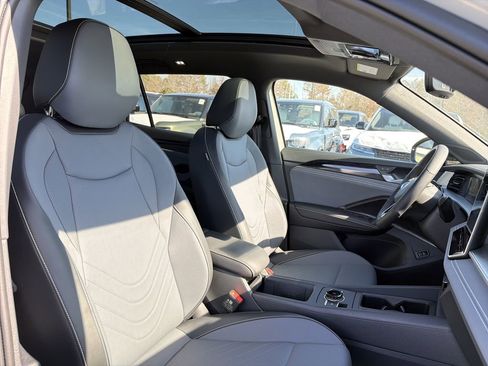 New 2026 Volkswagen Tiguan SE R-Line image 19