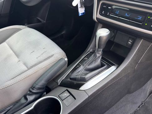 Used 2017 Toyota Corolla LE FWD image 28
