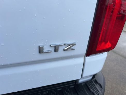 Used 2021 Chevrolet Silverado 3500 LTZ w/ LTZ Convenience Package image 11