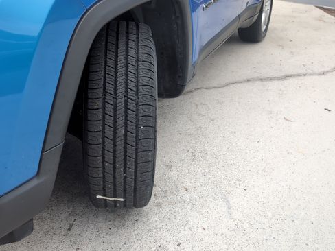 Used 2022 Jeep Compass Latitude image 12