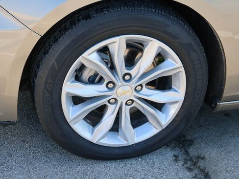 Used 2025 Chevrolet Malibu LT image 7