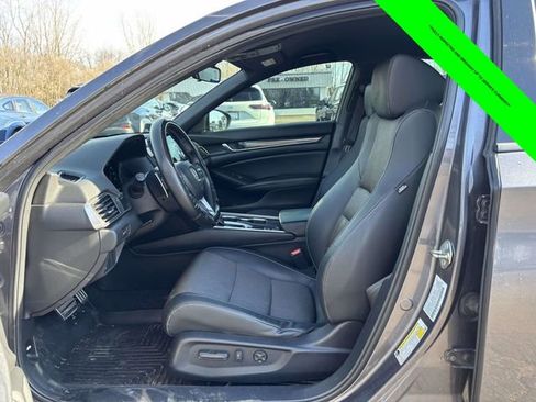 Used 2018 Honda Accord Sport image 3