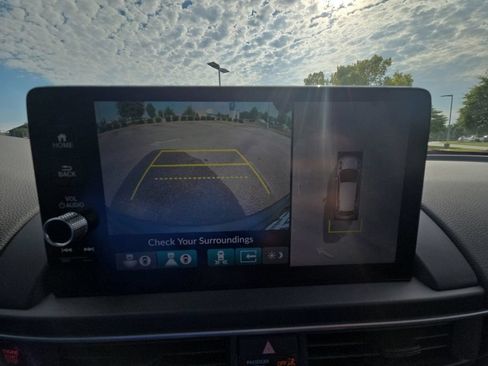 Used 2024 Honda Pilot Elite image 53